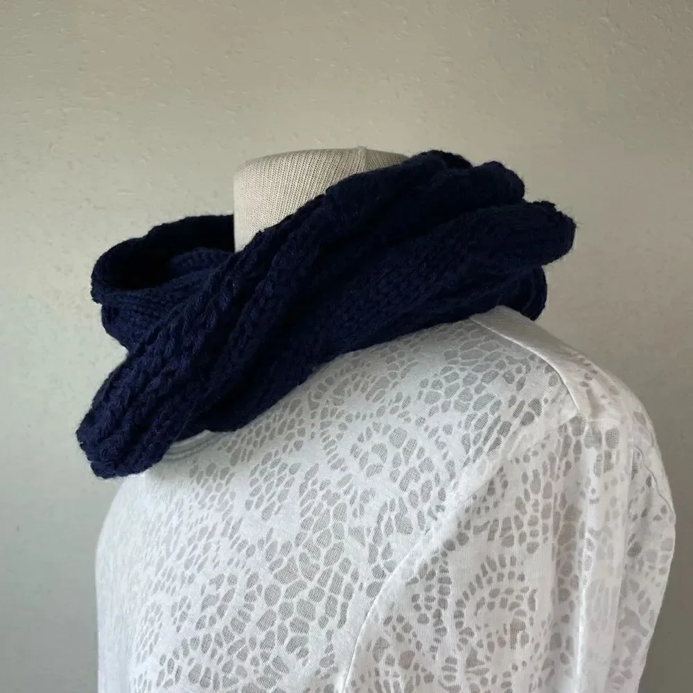 Mortarto Matching Blue Hat and Scarf EUC